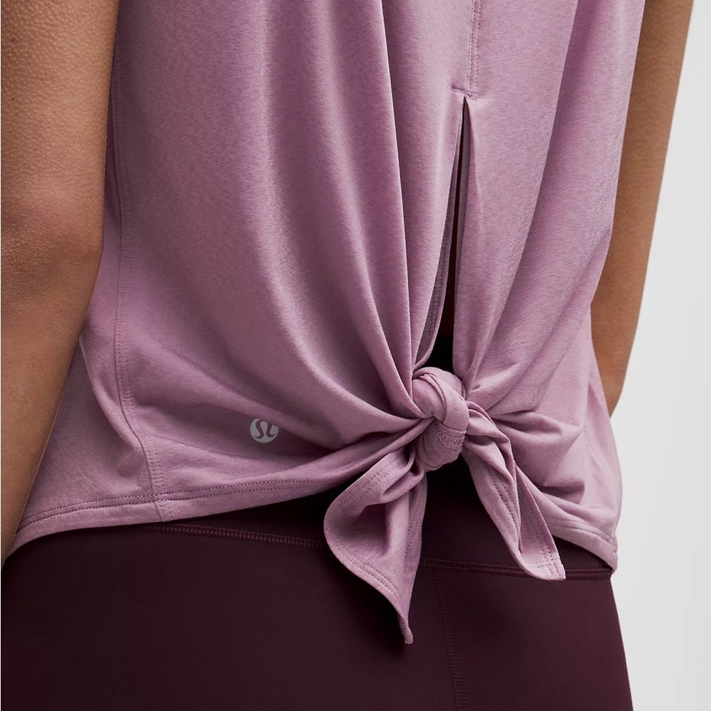 Lululemon NWT Lightweight Split-Back Training Tank Top
Lavender Lux - Picture 2 of 5